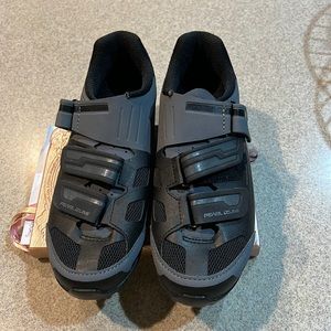 Pearl iZumi cycling shoes